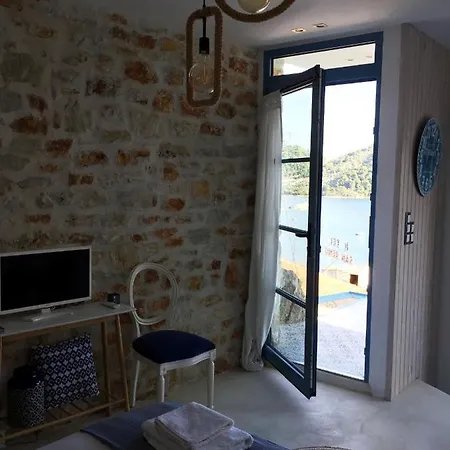 Oikies Skiathos