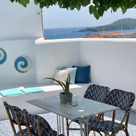 Oikies * Skiathos-stad