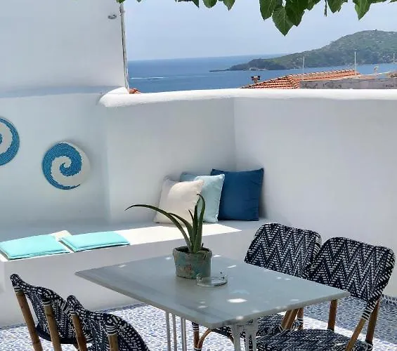 Oikies Skiathos * Skiathos Town