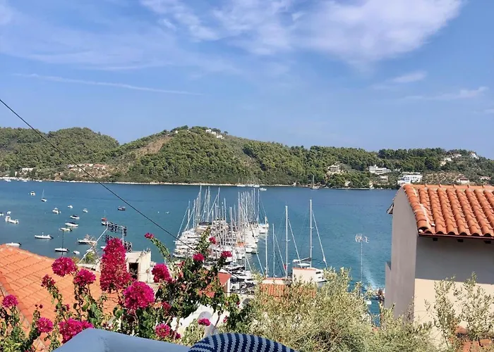 Oikies Skiathos * Skiathos Town